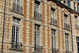 Place des Vosges Hôtel de Chaulnes